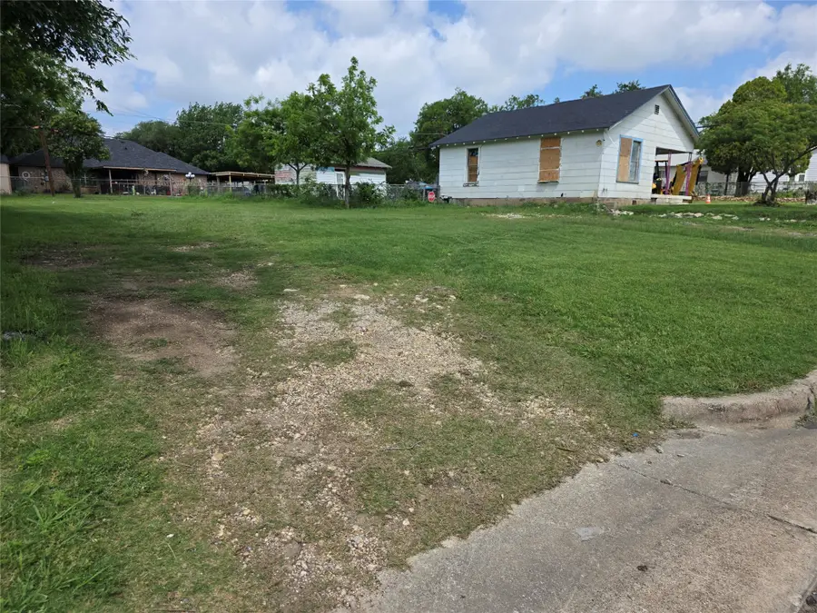 3700 S Main Street, Fort Worth, TX 76110 - #3