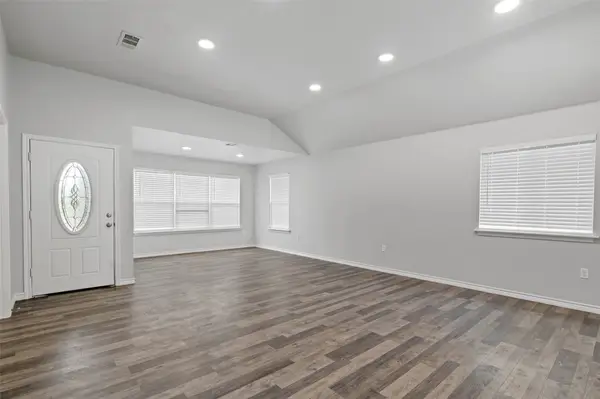 1100 Primrose Drive, Sanger, TX 76266