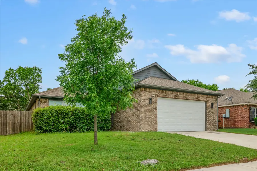 1100 Primrose Drive, Sanger, TX 76266 - #3