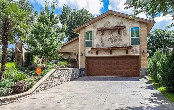 16702 Village Lane, Dallas, TX 75248