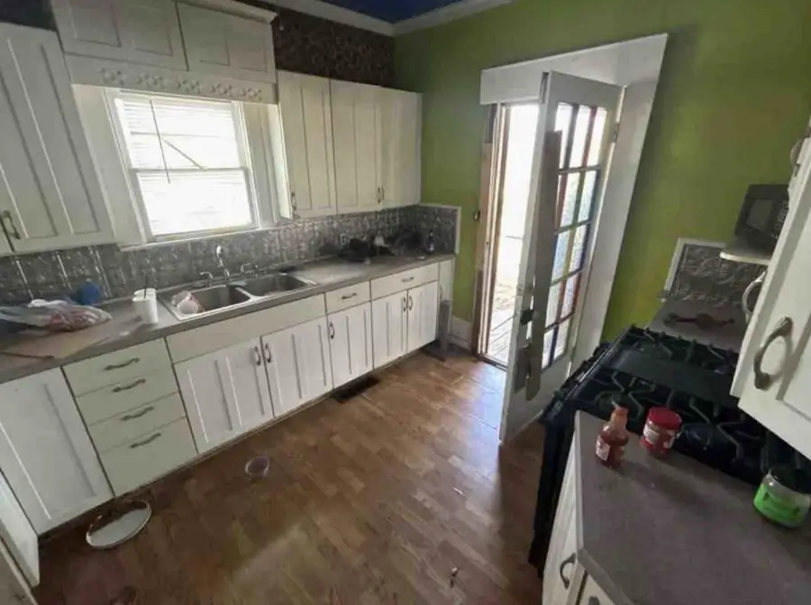 513 W Jefferson Street, Waxahachie, TX 75165 - #2