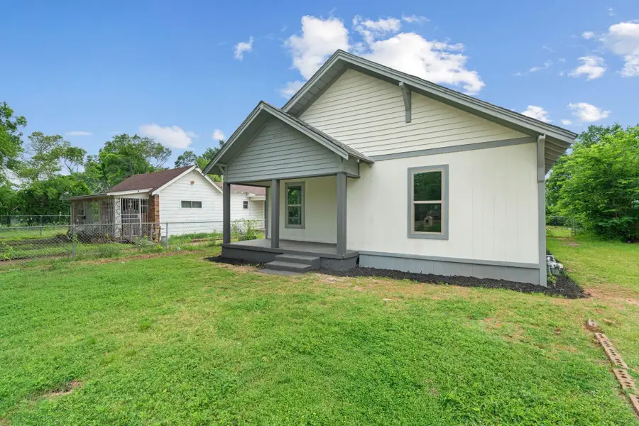 1404 E Baltimore Avenue, Fort Worth, TX 76104 - #2