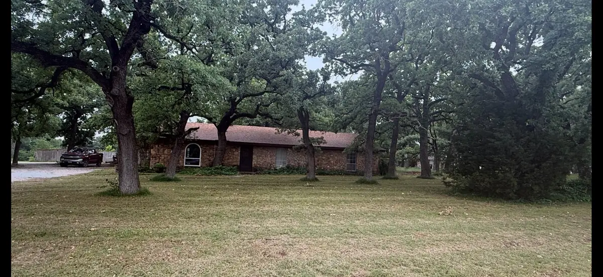 703 W Sherman Street, Chico, TX 76431 - #1