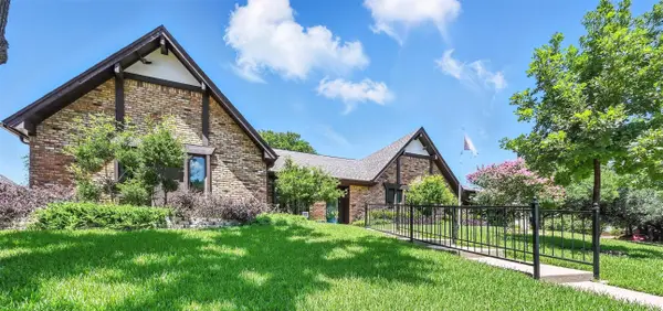 3629 Green Hollow Drive, Grand Prairie, TX 75052