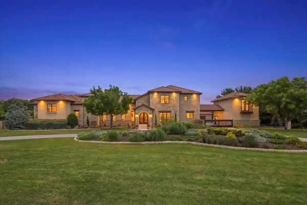 250 Falcon Ridge, Aledo, TX 76008