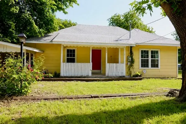 404 W Elm Street, Alvord, TX 76225