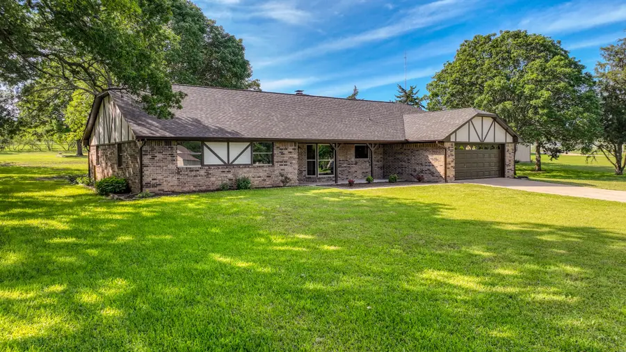 101 Meadow Court, Weatherford, TX 76086 - #2