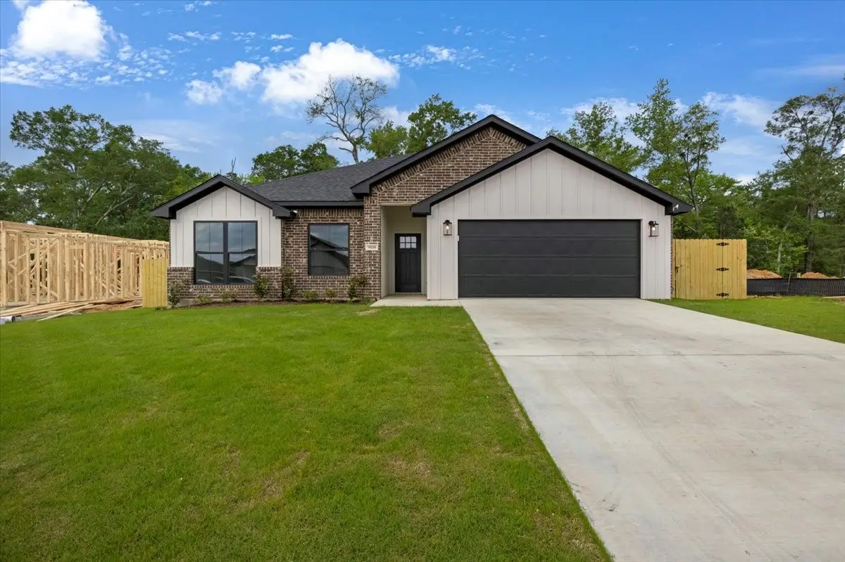 16226 Crossing Circle, Lindale, TX 75771 - #1