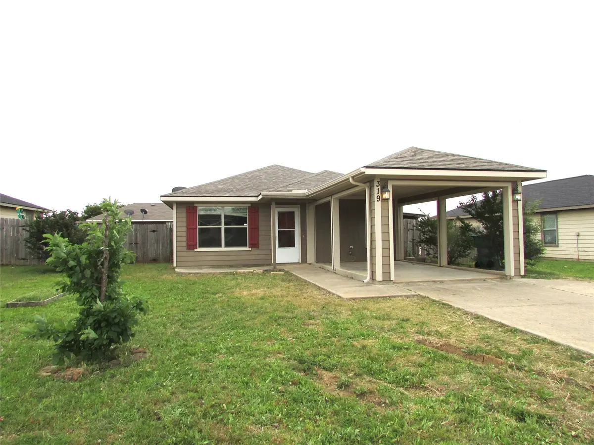 319 Candlewood Circle, Gainesville, TX 76240 - #1