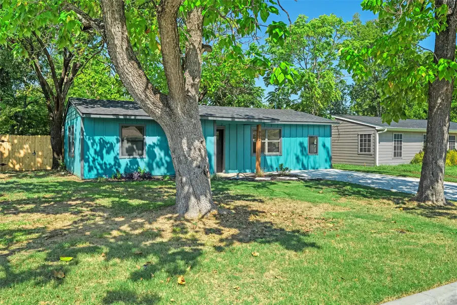 902 Skylark Drive, Arlington, TX 76010 - #2