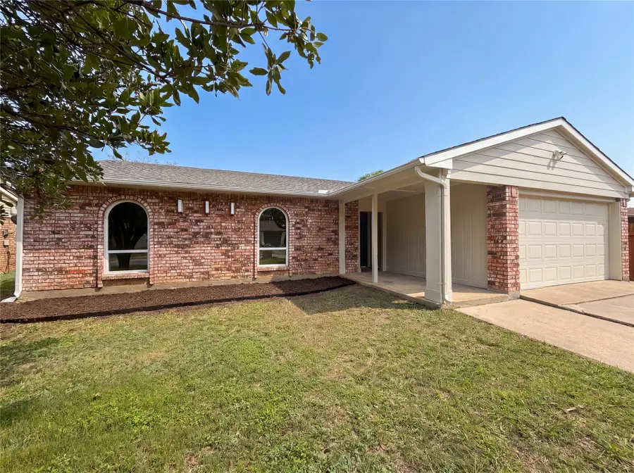 7444 Sandhurst Lane S, North Richland Hills, TX 76182 - #2