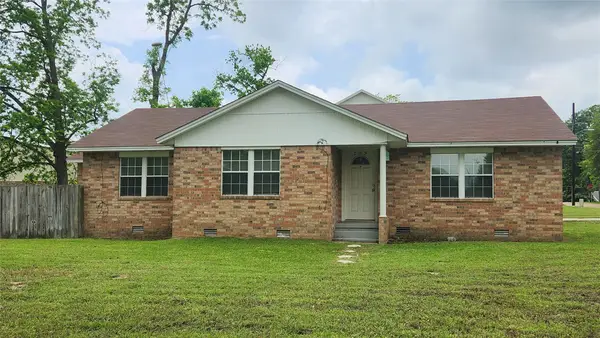 205 N Hubbard, Omaha, TX 75571