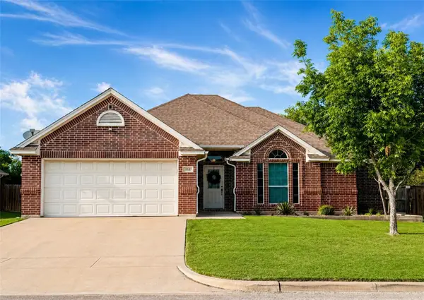 512 Westgate Drive, Aledo, TX 76008