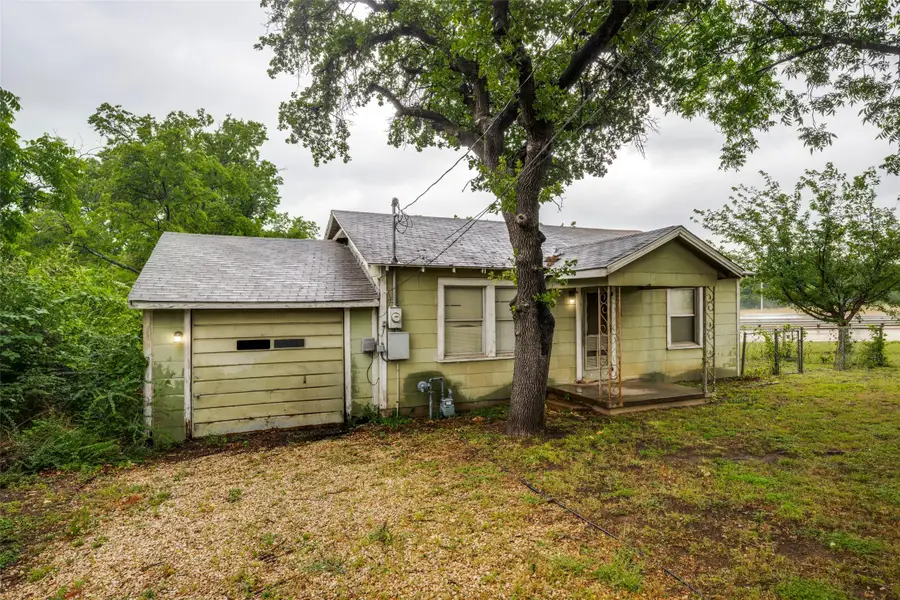 1202 Lindsey Street, Denton, TX 76205 - #2