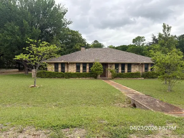 103 Red Bud Court, Oak Leaf, TX 75154