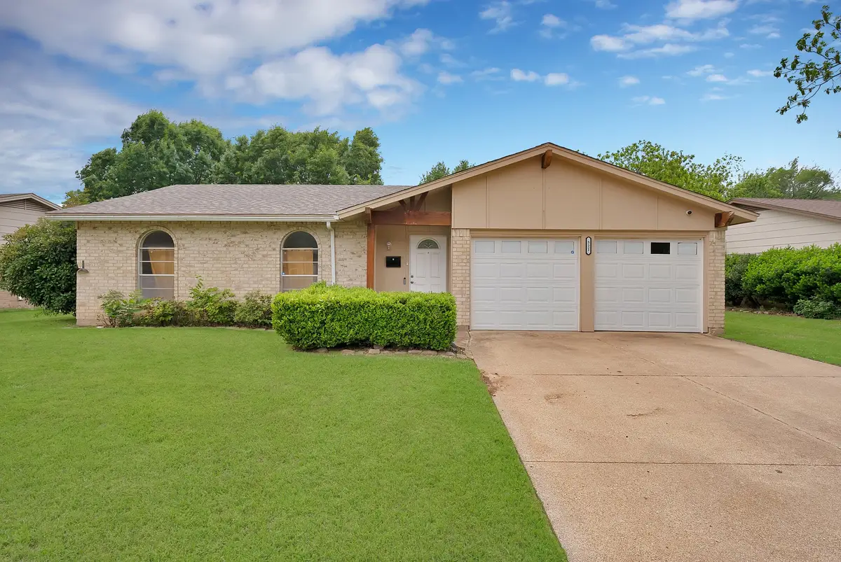 521 Ann Lois Lane, Burleson, TX 76028 - #1