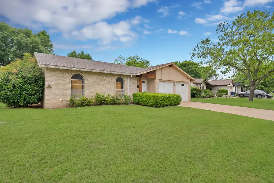 521 Ann Lois Lane, Burleson, TX 76028 - #2