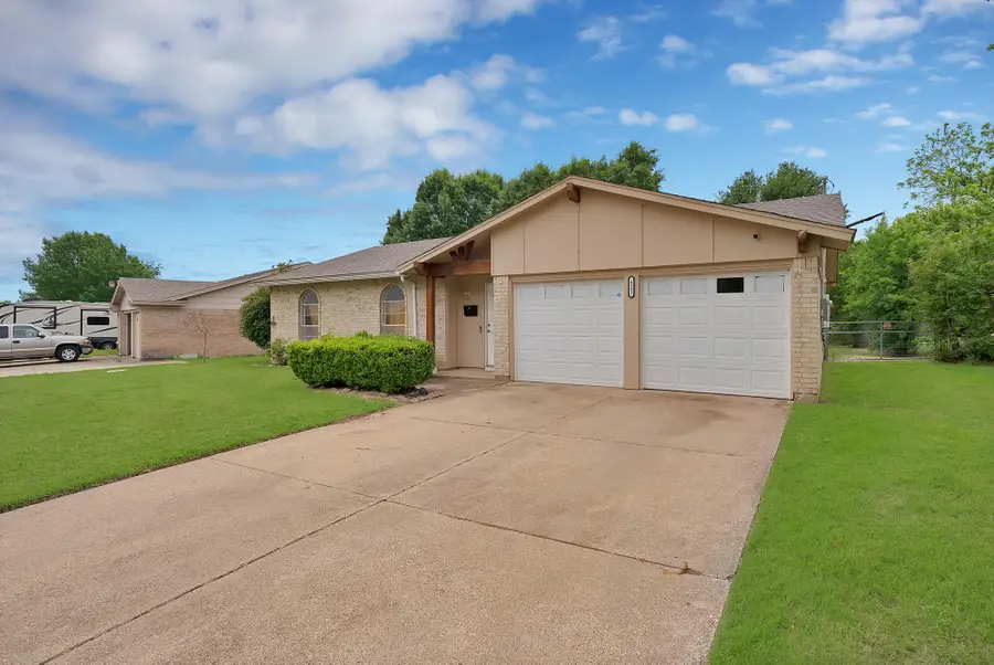 521 Ann Lois Lane, Burleson, TX 76028 - #3