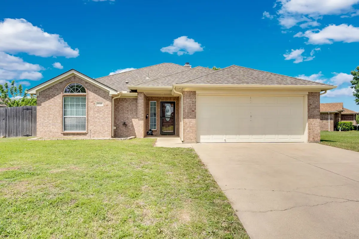 1040 Vinewood Avenue, Burleson, TX 76028 - #1