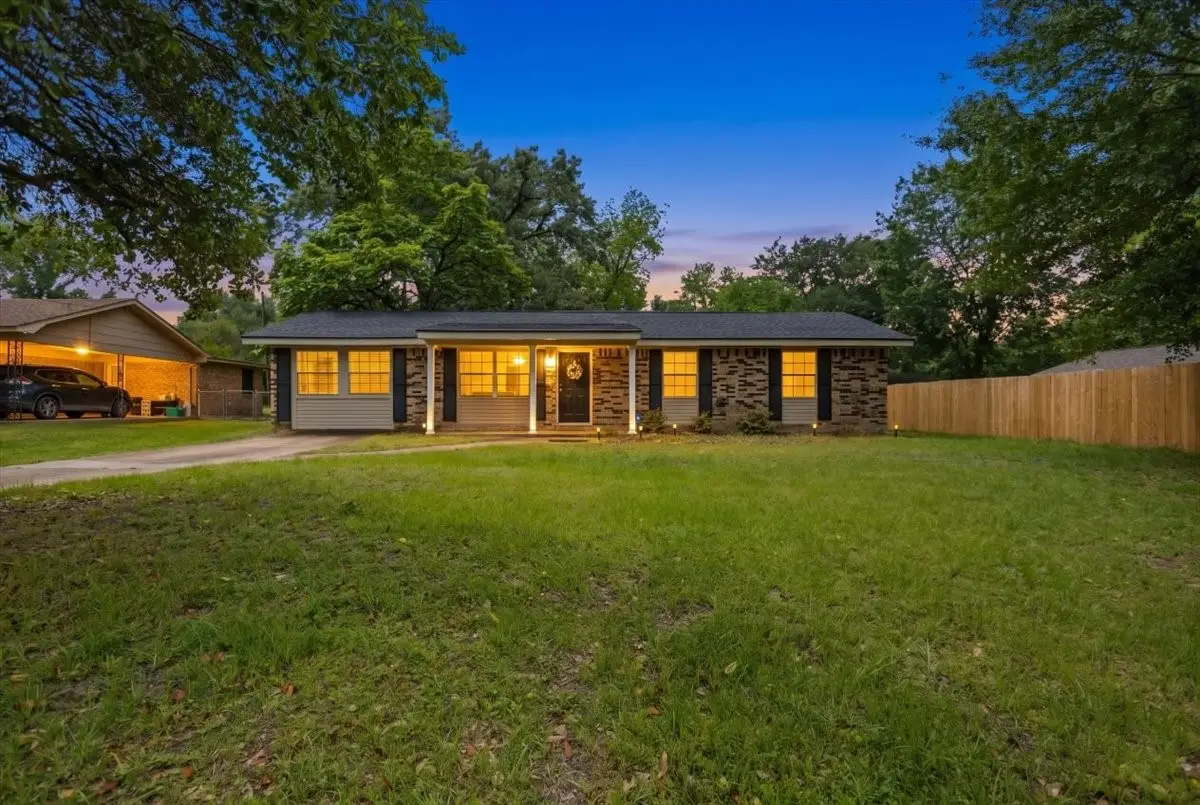 407 York Street, Lindale, TX 75771 - #1