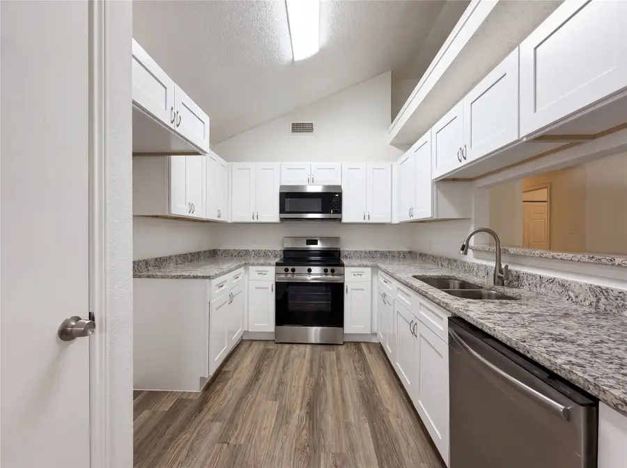 3628 Riverhead Drive, Arlington, TX 76015 - #2