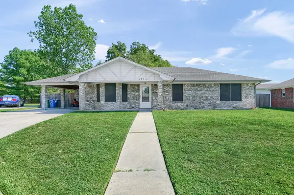 101 Sara Court, Collinsville, TX 76233