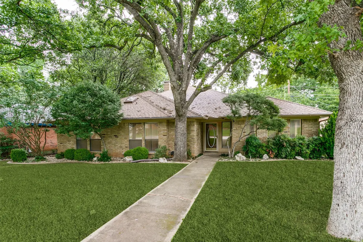 2818 N Creekwood Drive, Grapevine, TX 76051 - #1