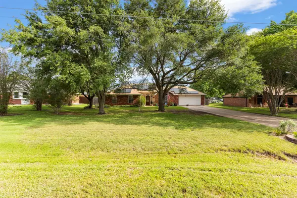 319 Anita Lane, Waxahachie, TX 75165