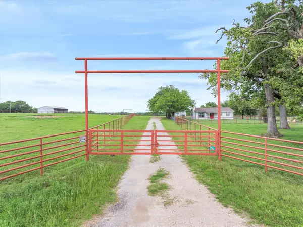 10266 County Road 1200, Athens, TX 75751