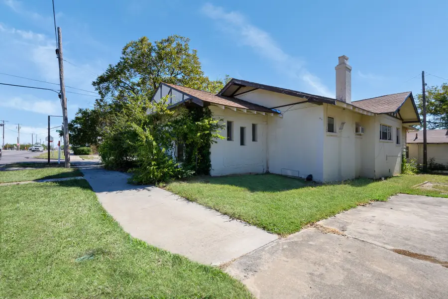 916-B E Hubbard Street, Mineral Wells, TX 76067 - #2