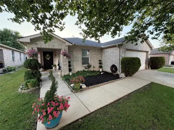 1632 Crown Point Drive, Little Elm, TX 75036