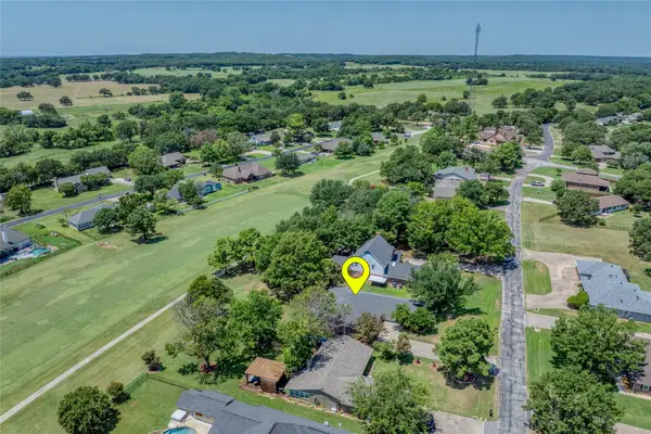 310 Navajo Trail, Gainesville, TX 76240