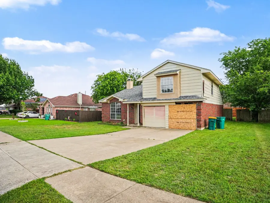 204 Briarglen Drive, Cedar Hill, TX 75104 - #2