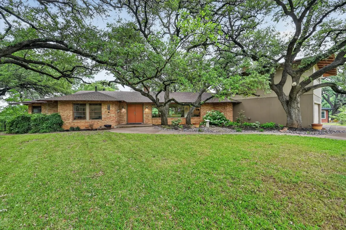 2039 W Lotus Avenue, Fort Worth, TX 76111 - #1