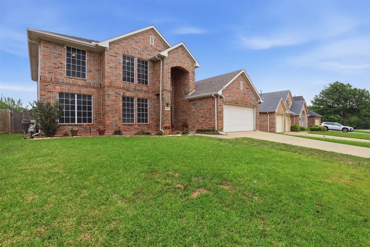 2810 Hammond Drive, Grand Prairie, TX 75052 - #1
