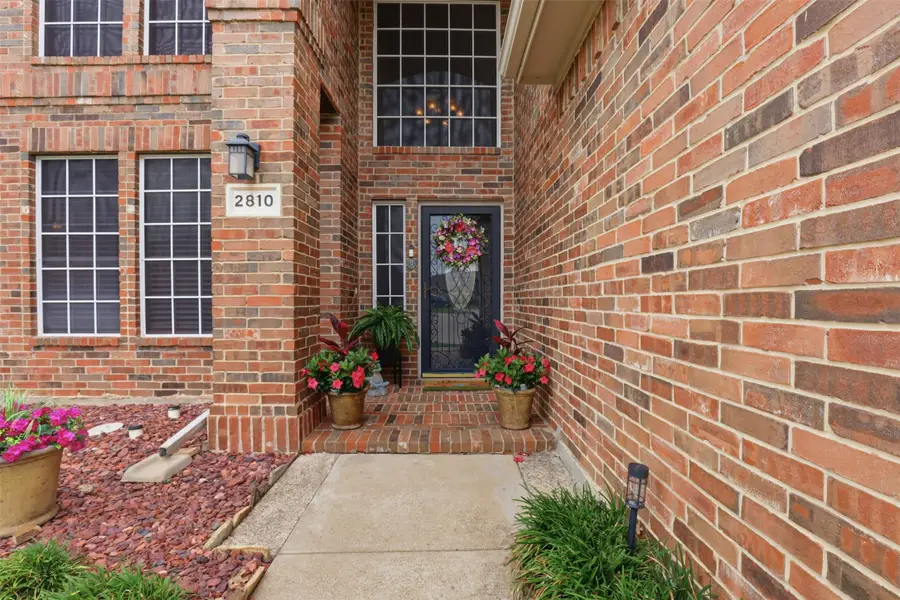 2810 Hammond Drive, Grand Prairie, TX 75052 - #3