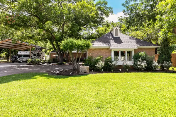 711 South Harrison Street, West, TX 76691