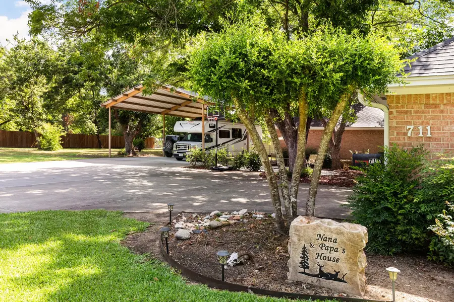 711 South Harrison Street, West, TX 76691 - #3