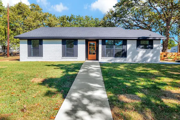 56 Crappie Crescent Road, Pottsboro, TX 75076