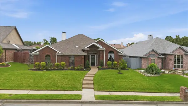 1304 Black Oak Drive, Carrollton, TX 75007