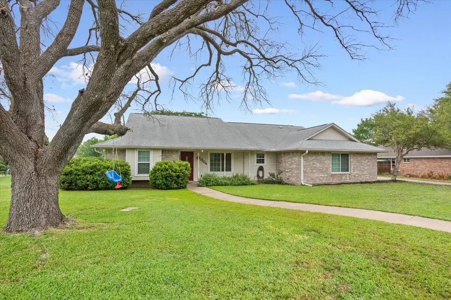 1004 Tillamook Street, Hewitt, TX 76643 - #2