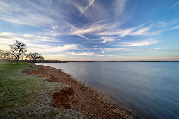 500 Waters Edge Drive #214, Lake Dallas, TX 75065
