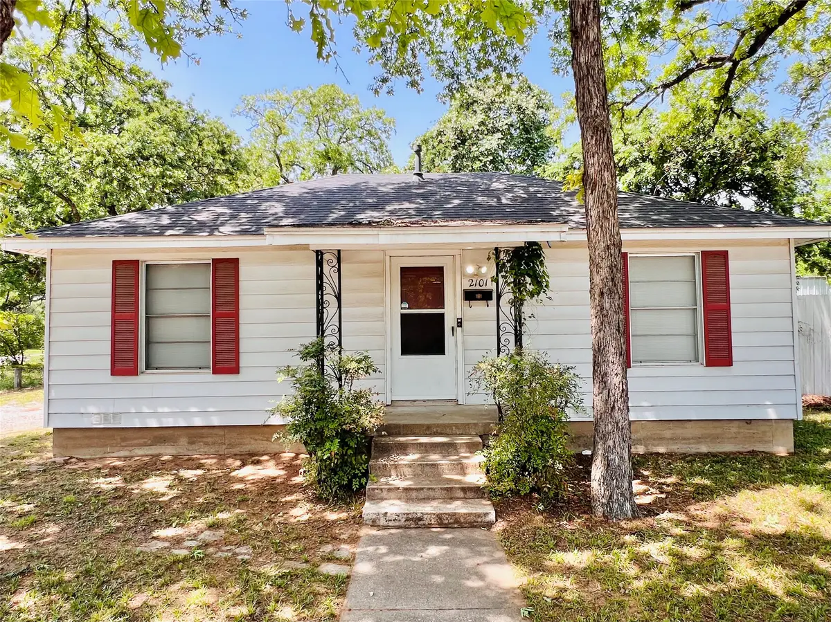 2101 Layton Avenue, Haltom City, TX 76117 - #1