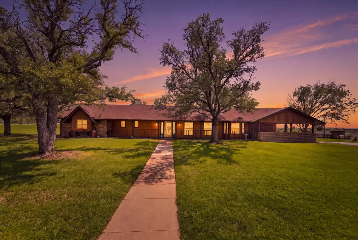 911 Mcvoid Road, Springtown, TX 76082 - #1