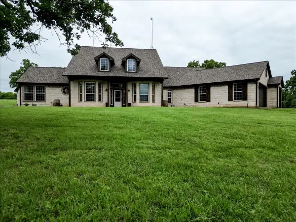 318 E Lone Star Road, Poolville, TX 76487