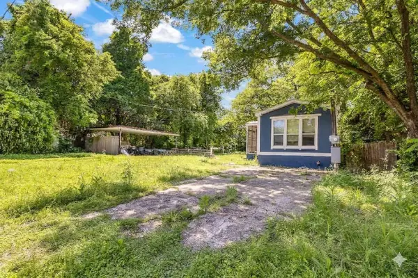 120 Huling Drive, Azle, TX 76020