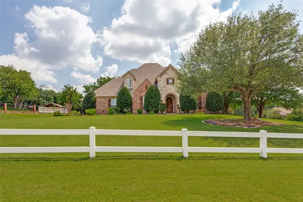 145 Country Vista Circle, Burleson, TX 76028