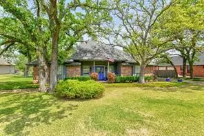 2613 S Chase Court, Burleson, TX 76028