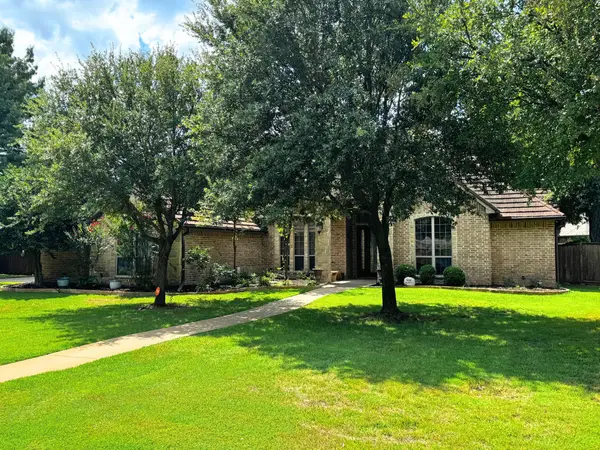 3722 Cove Timber Avenue, Granbury, TX 76049