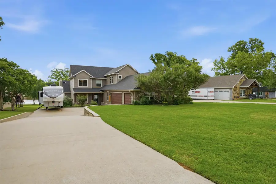 114 Blackfoot Trail, Lake Kiowa, TX 76240 - #2